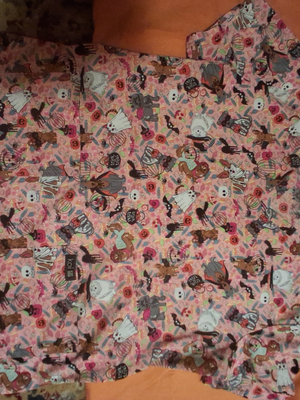 koi Pink Halloween Print Women's Scrub Top. NWOT - Picture 2 of 4